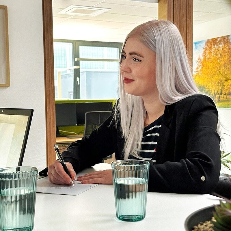 Portrait von Janina aus dem ecogreen Team