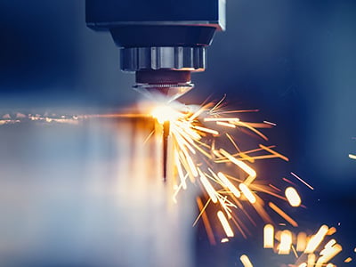 Laserbearbeitung als Anwendungsfall für förderfähige Lasertechnologie in der industriellen Fertigung